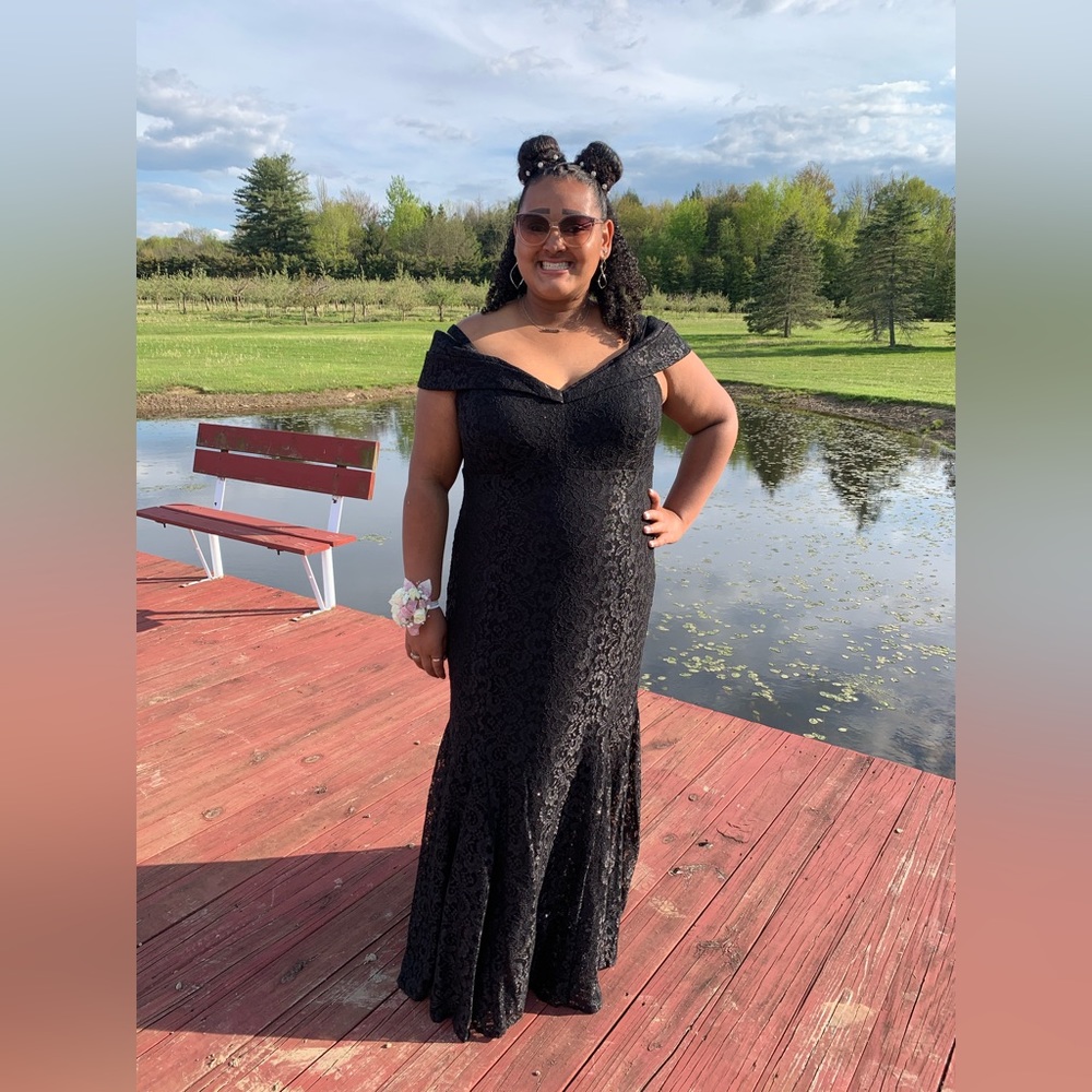 ✨R&M Richards Black Lace Sparkle Formal Dress✨